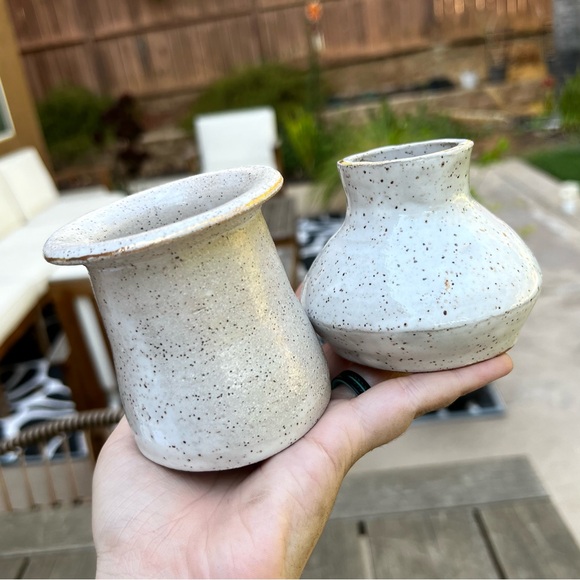 Studio Pottery Speckled Bud Vases Set of Two White Brown Gold Artist Signed - Picture 8 of 9
